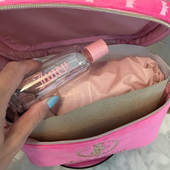 GORGE NWT Hot Pink w Gold JUICY Couture Velour Train Case Cosmetic Bag - Picture 7 of 7